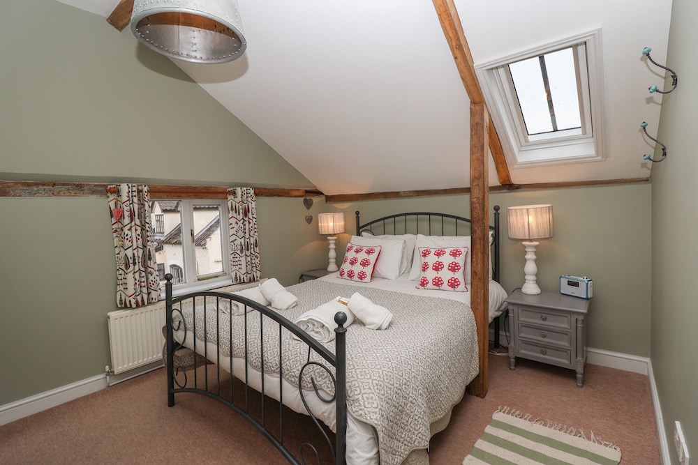1 The Old Coach House