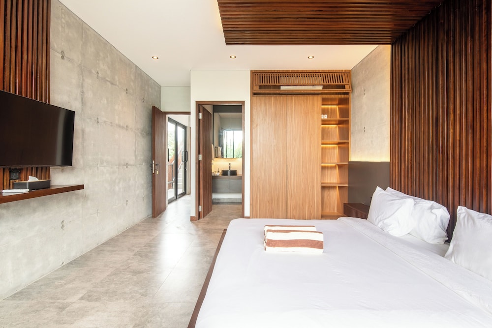 Modern 4 BR Villa Heart of Canggu 8mins to Beach