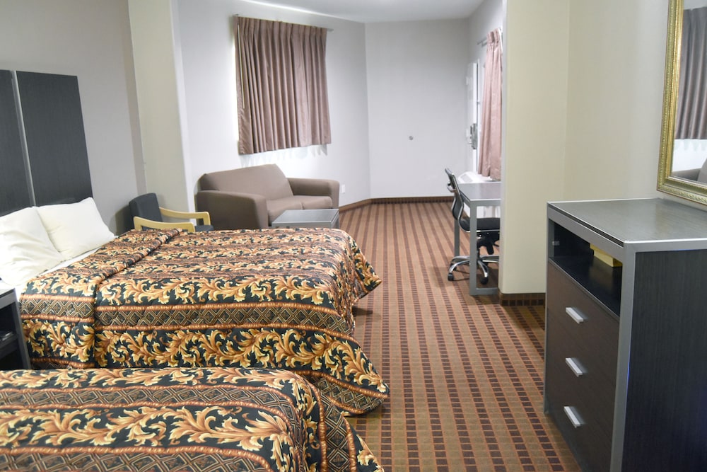 Camelot Inn & Suites Highway 290 NW Freeway