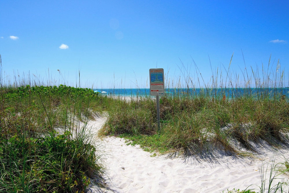 Anna Maria Island Blue Bella Bliss - Private Heated Pool