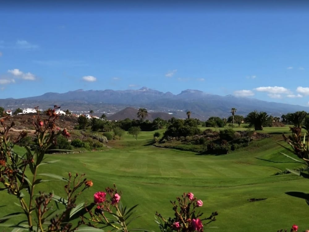 Jessica s Hideaway Amarilla Golf Bliss