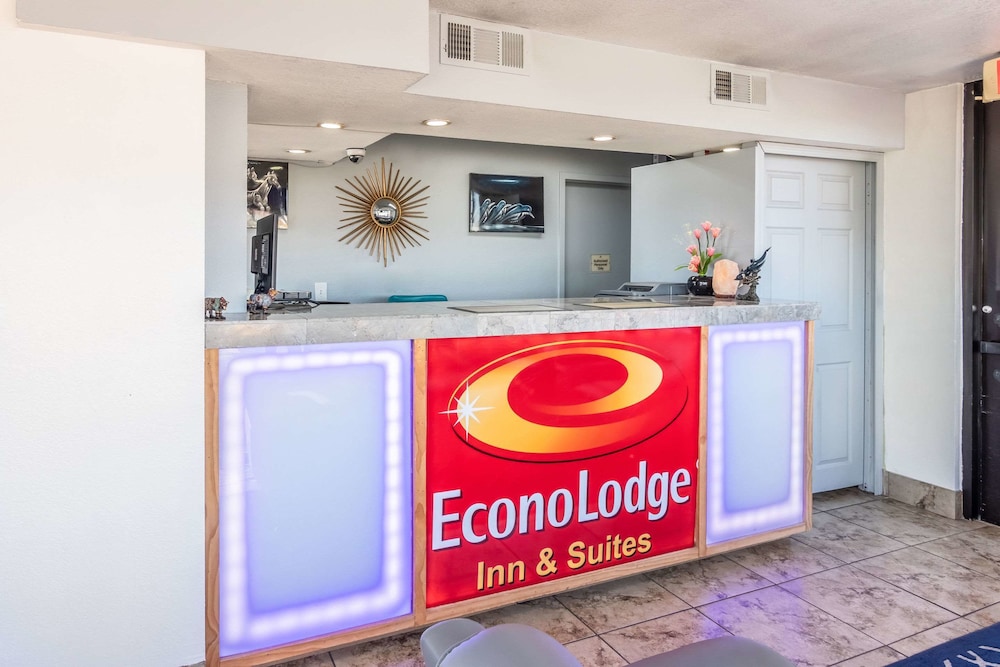Macon Vacations - Econo Lodge Inn Suites - Property Image 22