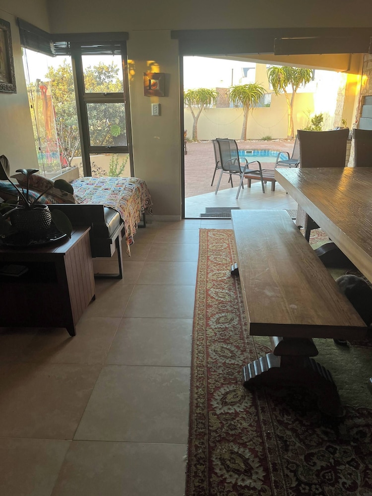 Whispering Waves - Serene Langebaan Getaway With Breathtaking Views