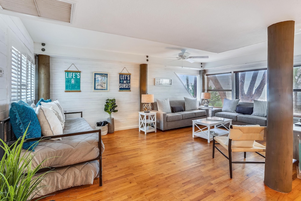 Sunset Beach House 3BR