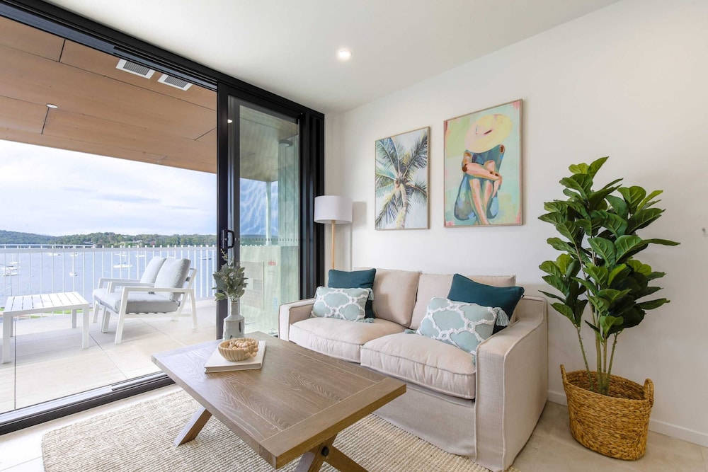 Oceanside Apartment With Bay Views