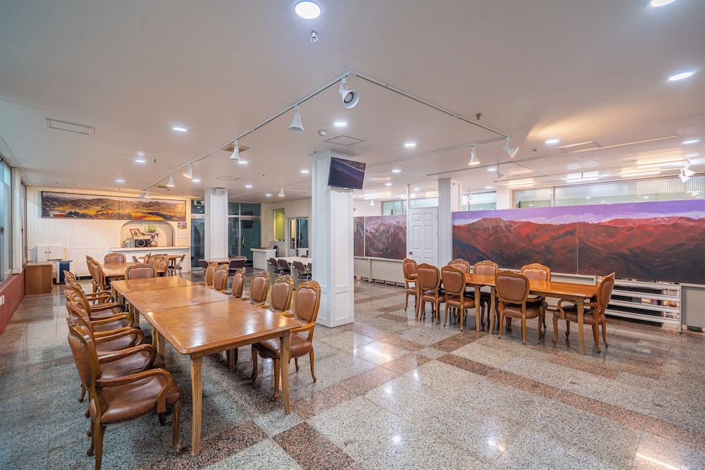 meeting & event spaces