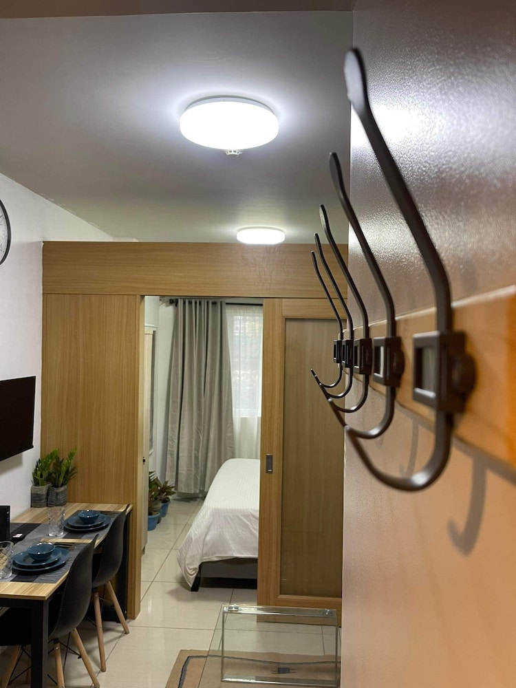 Shell Residences MOA by darpm