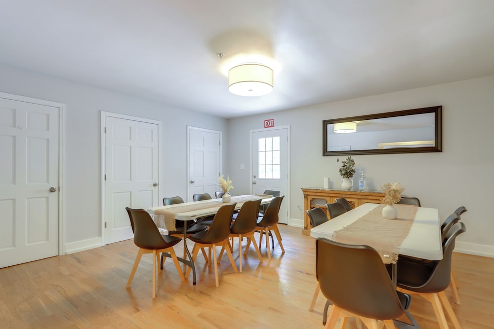 Ideal for Reunions & Retreats: Brooks Getaway!