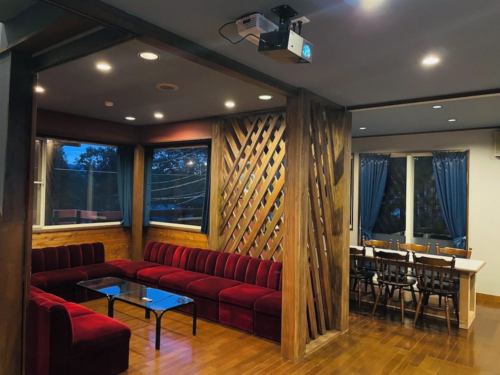Ember Lodge