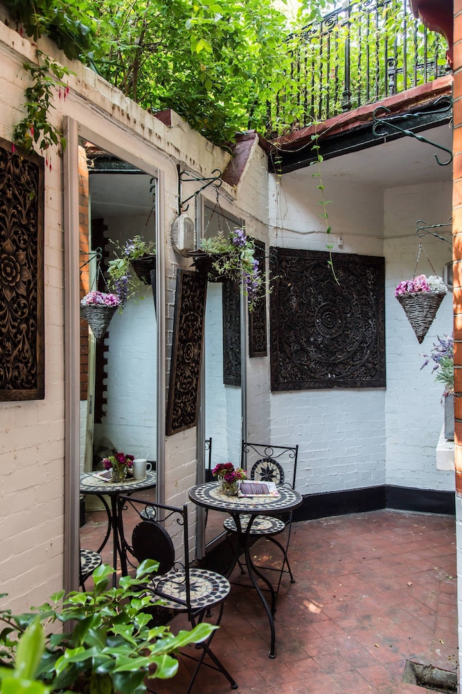 Sloane Gardens by Onefinestay