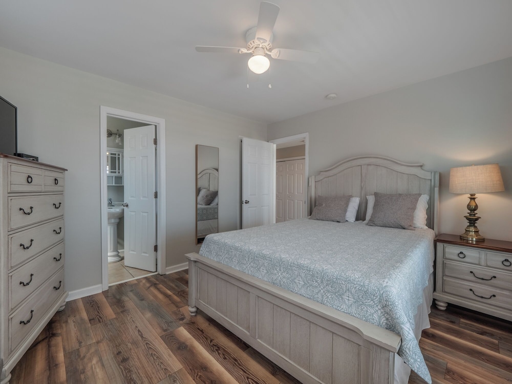 Shore Therapy by Topsail Realty