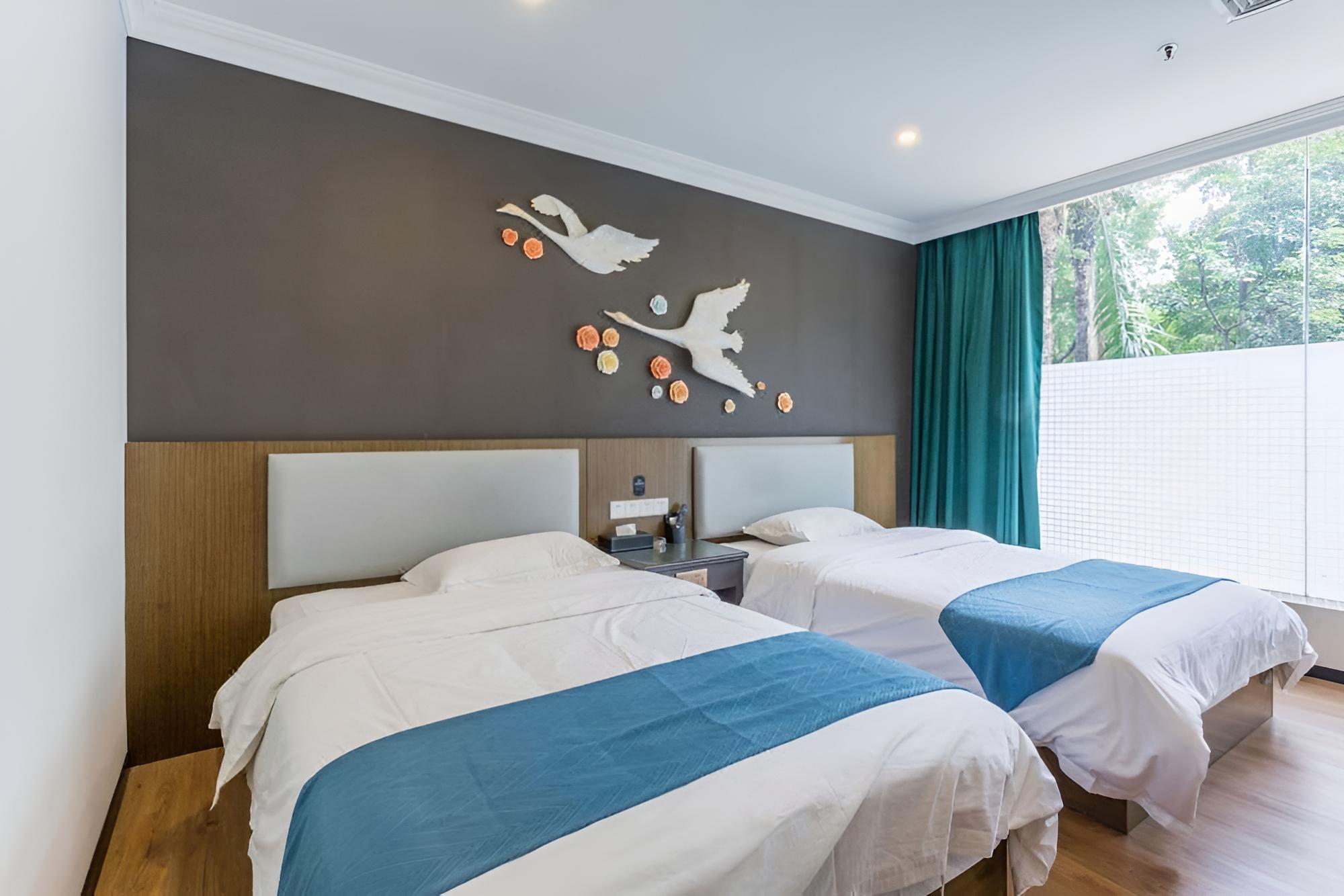 Huiyin Fashion Hotel
