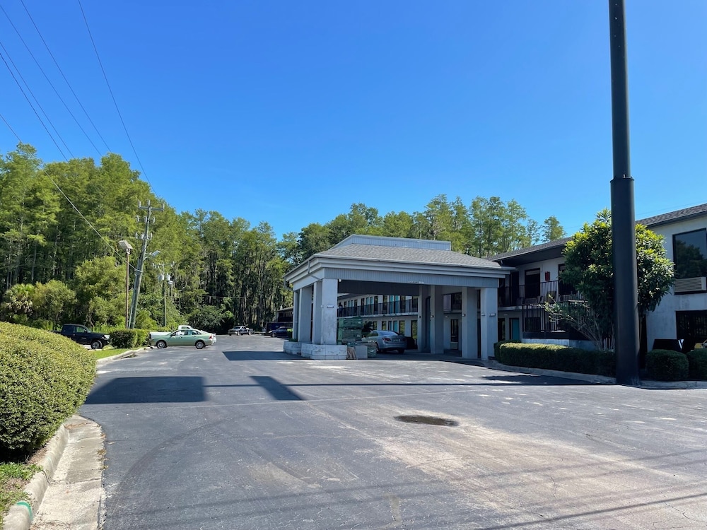 Lake City Vacations - Guest Inn - Property Image 1