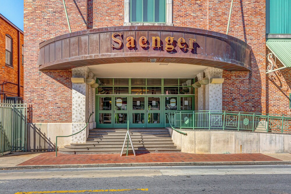 Walk Dtwn: Updated Pensacola Gem