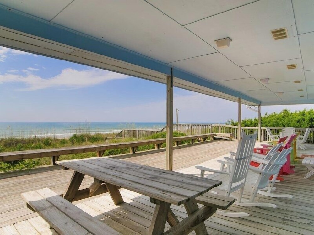 Polly's Place by Topsail Realty