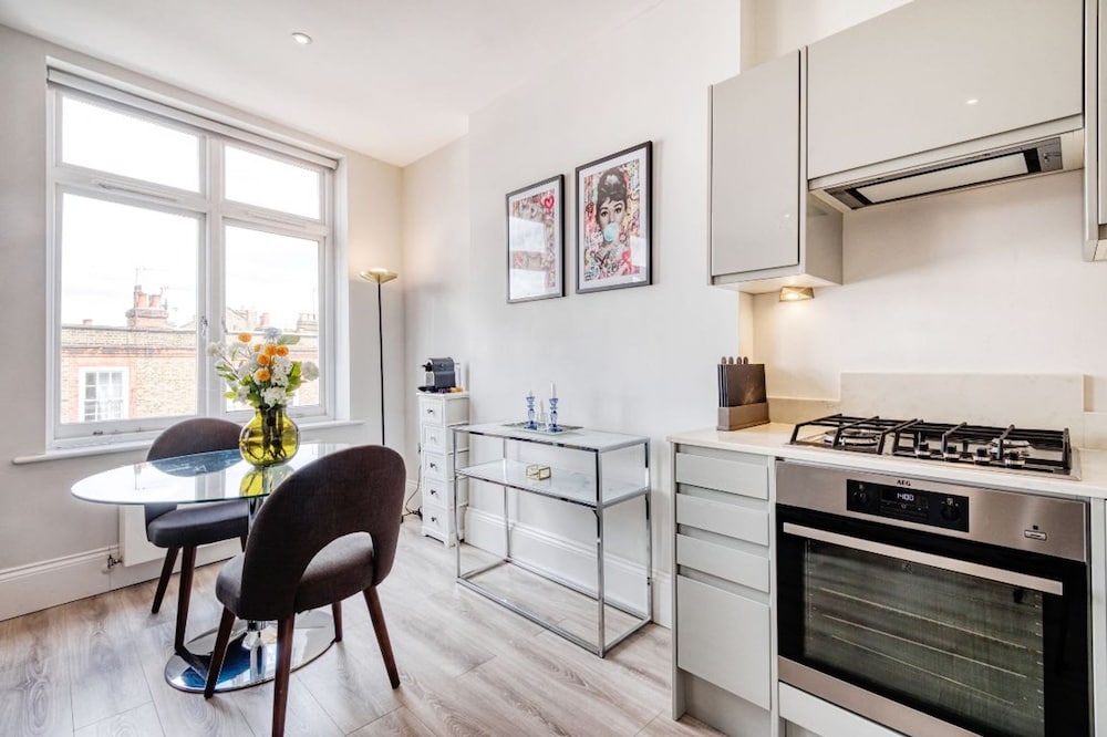The Village Vixen- Hampstead Village - by Out of Office Lifestyle