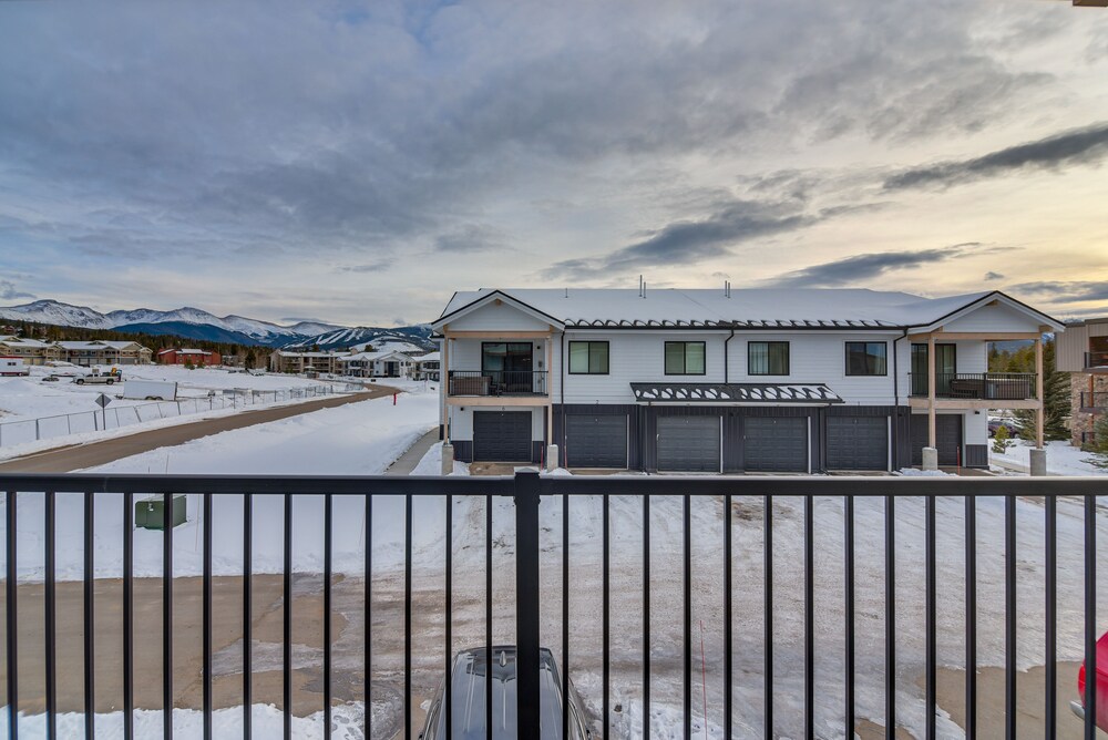 Mountain-view Condo: 6 Mi to Winter Park Resort view 5