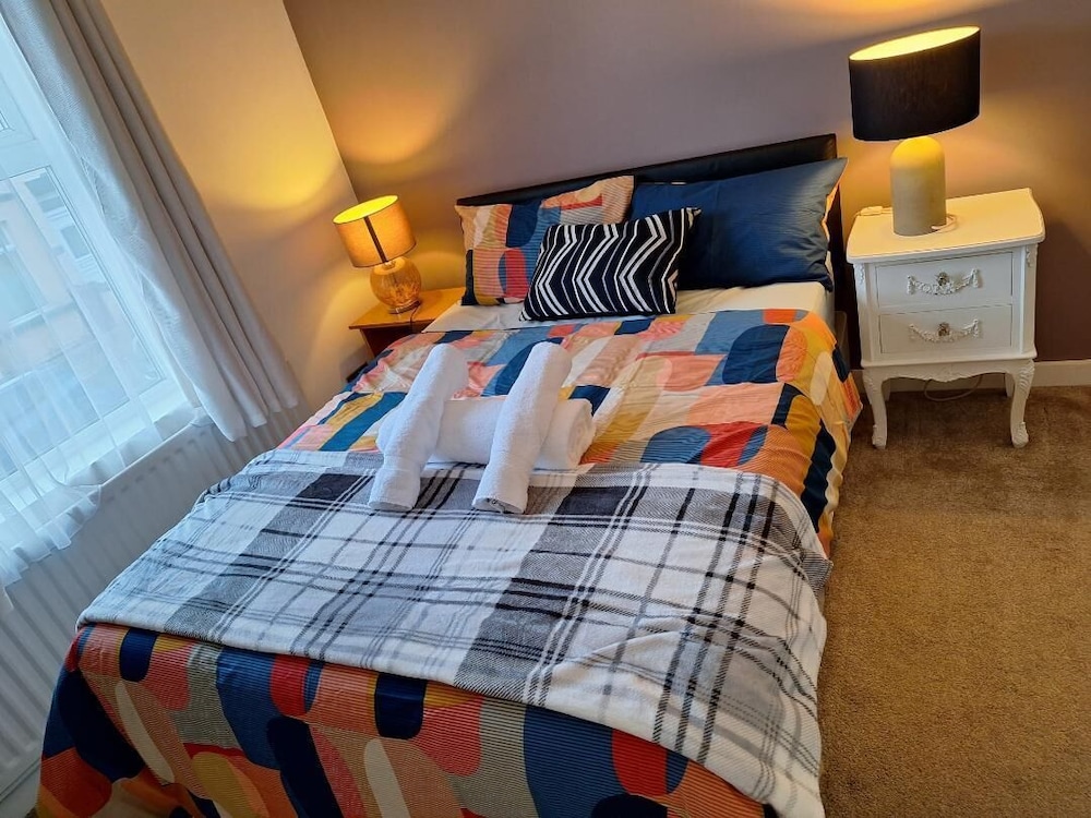 Fantastic Large Room with free parking