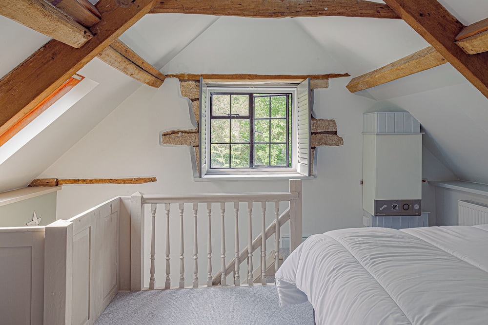 Mill House & Cottage - on Cotswold Way