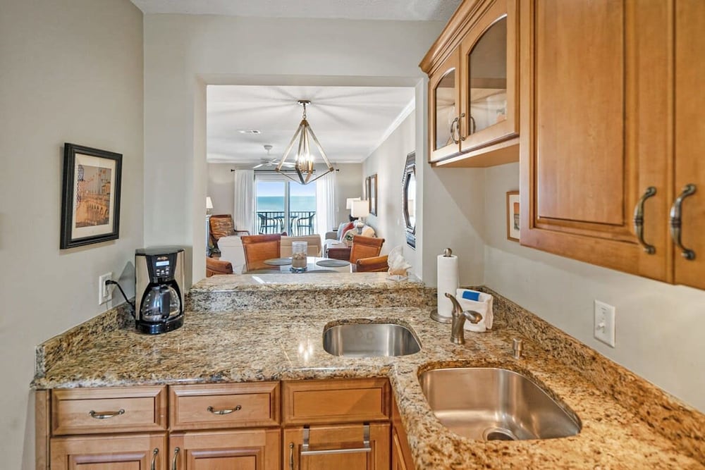 Oceanfront Patio Pool Tennis BBQ Free Parking