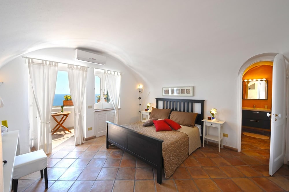 Casale Fralisa - Marvelous Terrace and hot tub With sea View photo 4