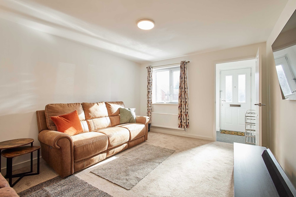 Host Stay Aronora Guest House
