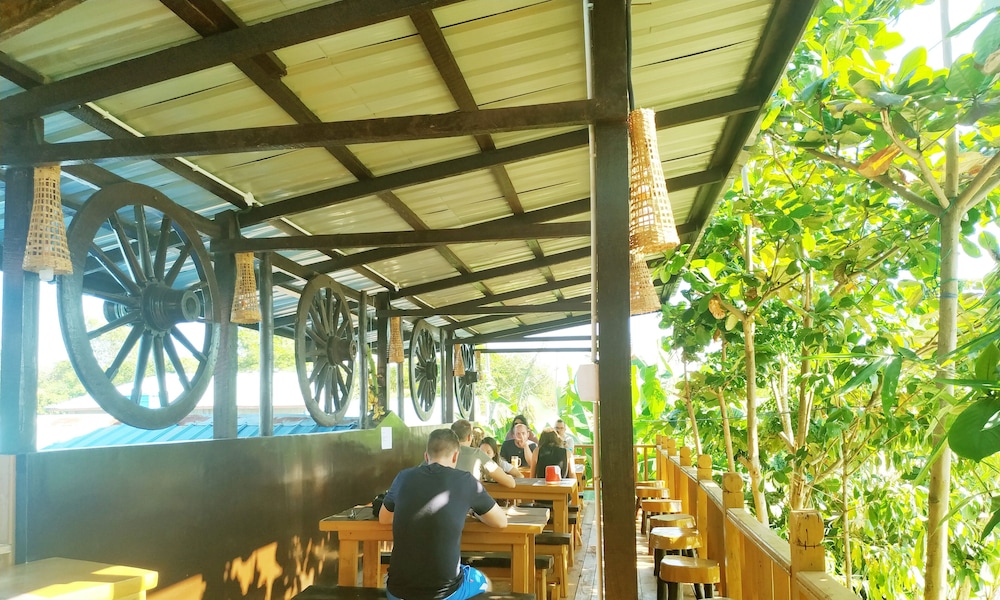 Dream House Guest House & Restaurant