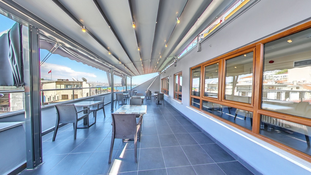 Cihangir Palace - Image 40