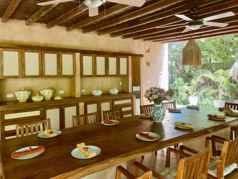 w Stunning 6BR Beachfront Villa in Rosario