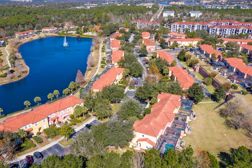 Newly Upgraded Modern 4BR 3BA Private Pool TH