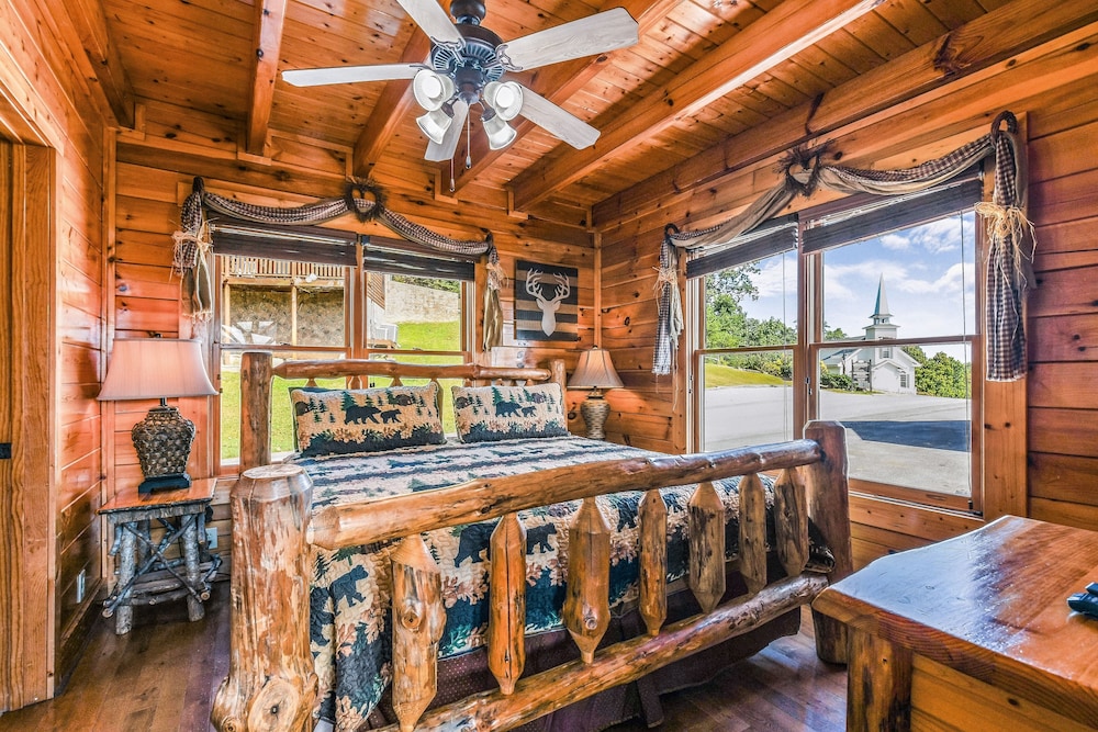 Extravagant View 3 Bedrooms 3 Bathrooms Cabin