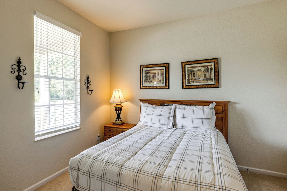 Resort Retreat w/ Outdoor Oasis: 13 Mi to Disney!