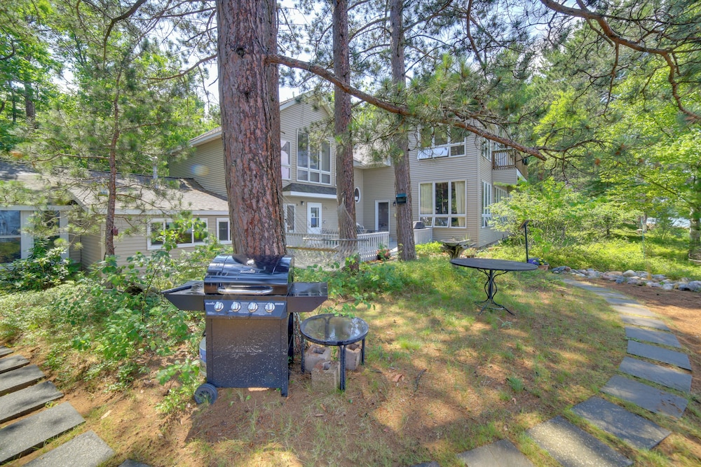 Private Beach! Year-round Lake Superior Retreat