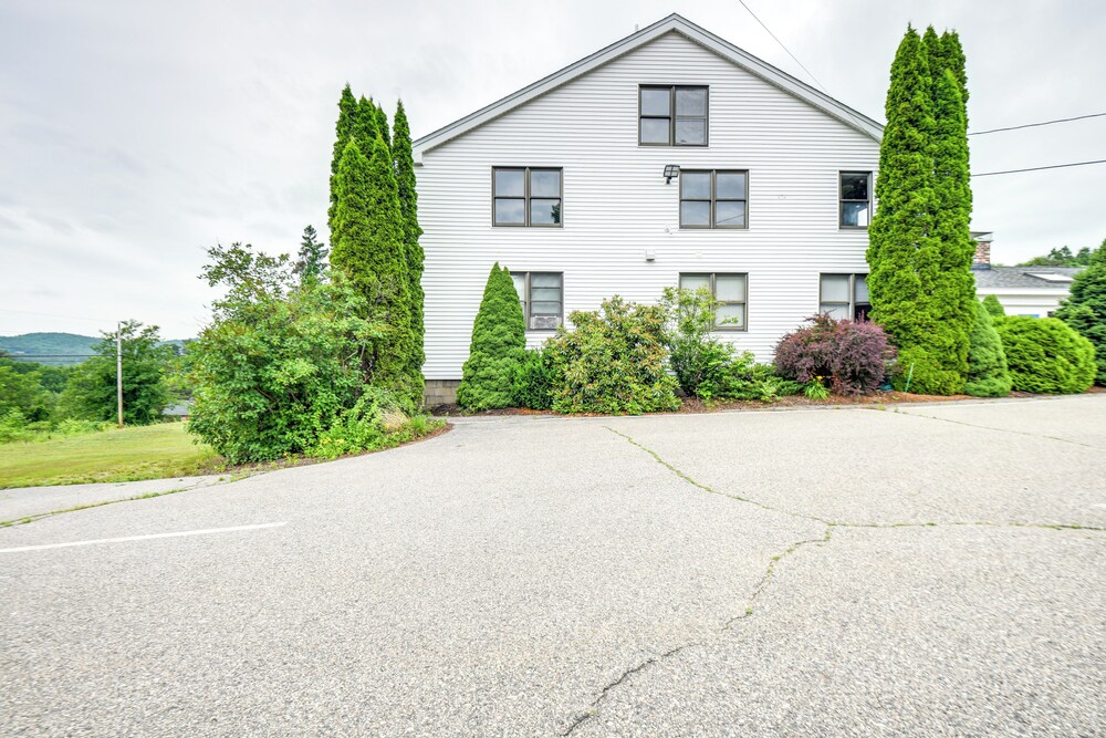 Meredith Studio Near Downtown: Hike, Swim, Ski!
