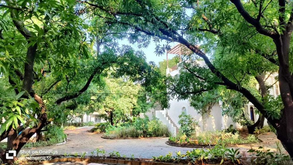 Le Casa Lion Resort - A Premium Resort In Sasan Gir