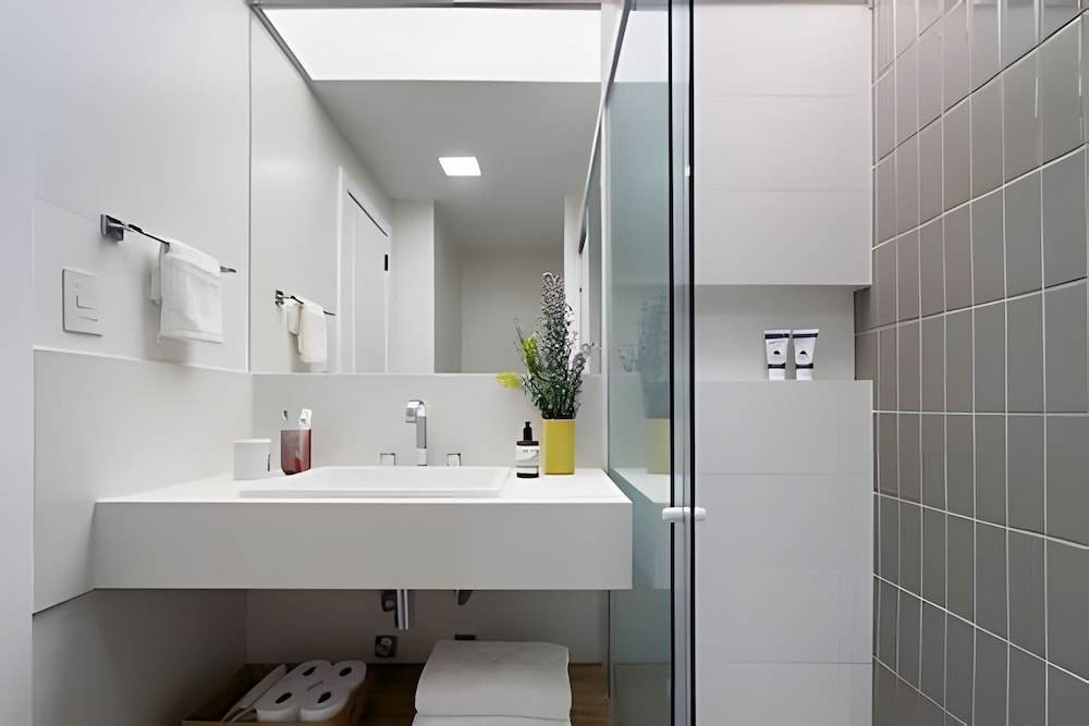 Ipanema | Duplex no melhor local do bairro, 4 quartos, 5 min da Praia - por Casapē Rio
