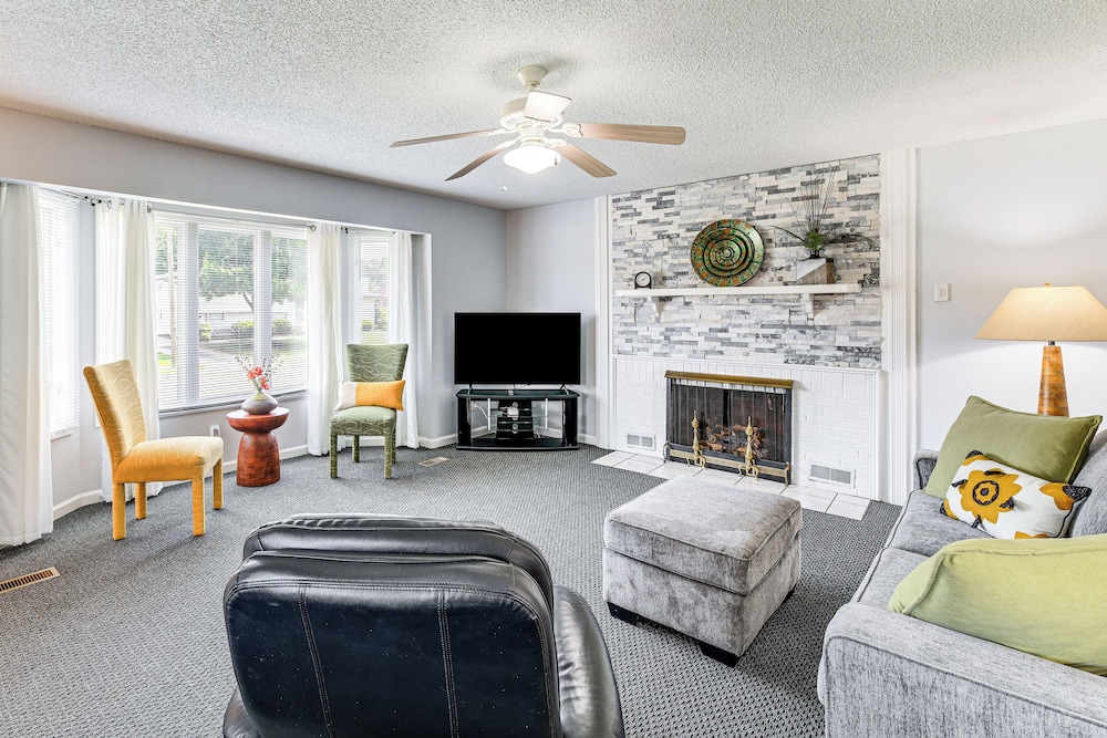 Retreat w/ Fenced Backyard in Kingsport!