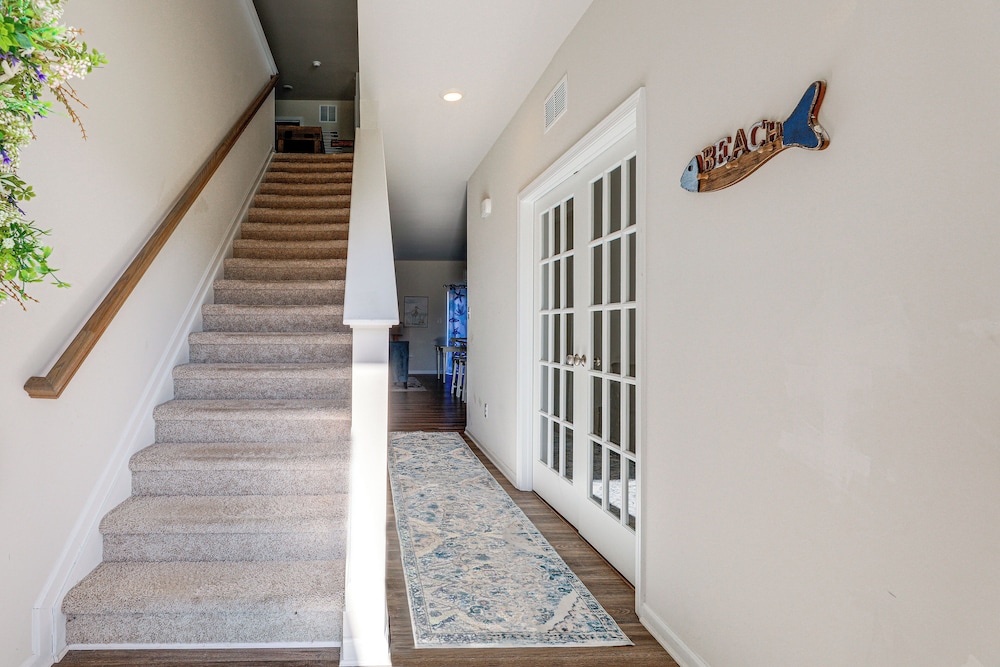 Game Room + Patio: Spacious Ocean View Home