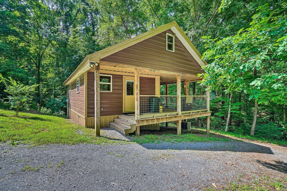 Peaceful Decatur Cabin w/ Grill & Fire Pit!