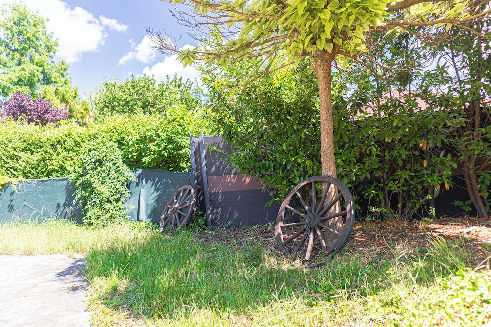 Luxury Garden Villa Sleeps 16 Guests
