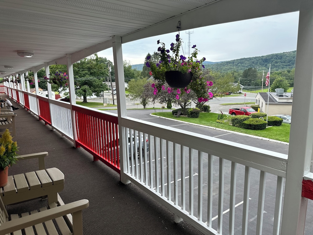 Cozy Corner Motel