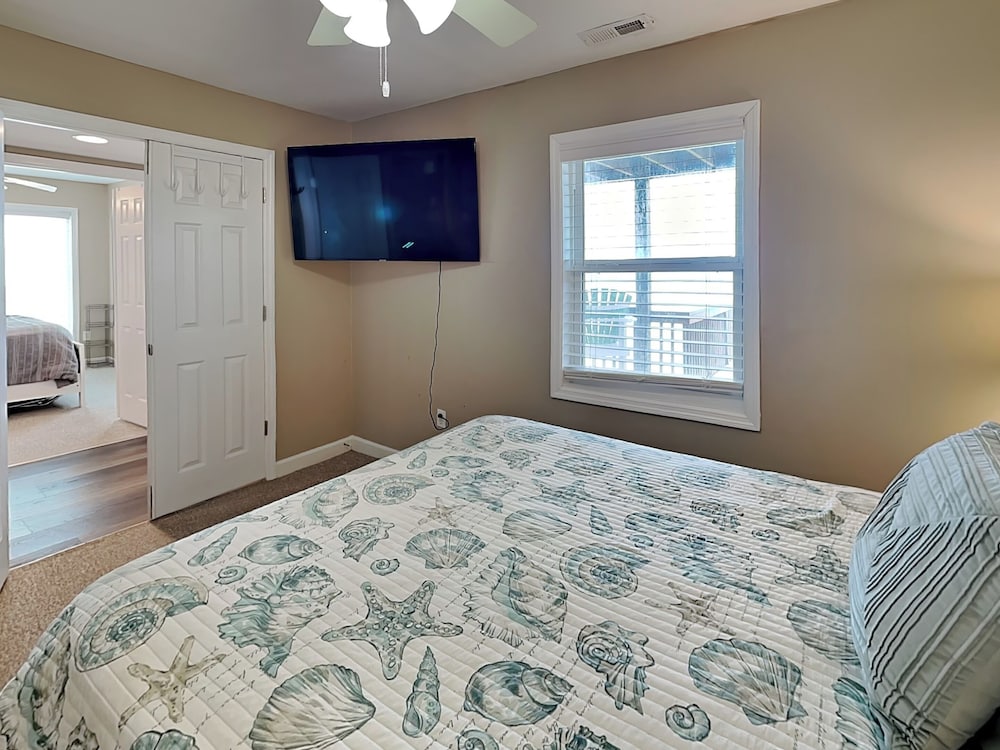 Luna Escape by Topsail Realty