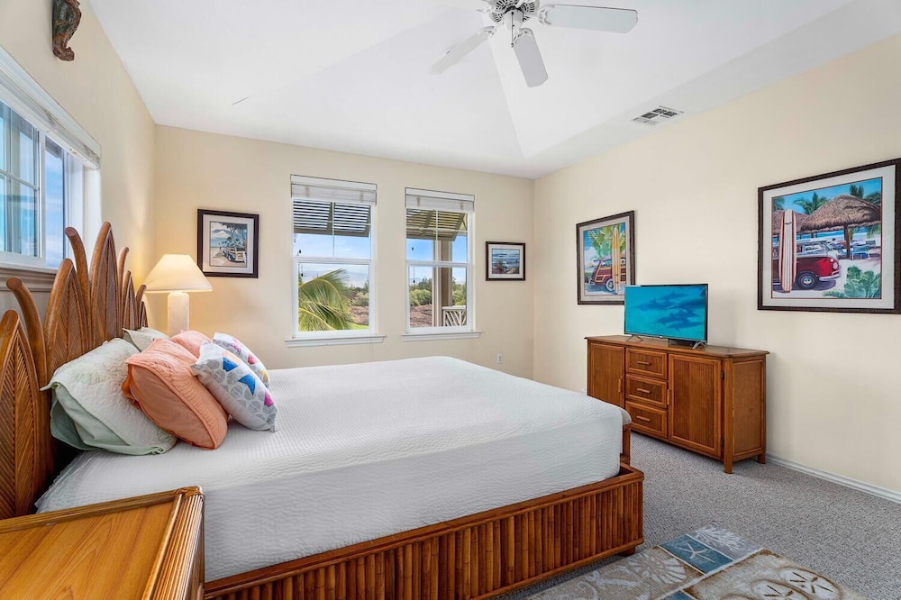 Top Floor - Amazing Golf & Mountain Views - Walk to Restaurants - Vrkcv
