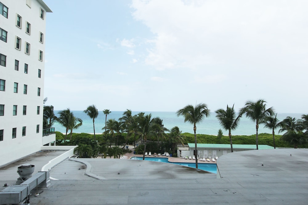 Private Apartments at the Casablanca