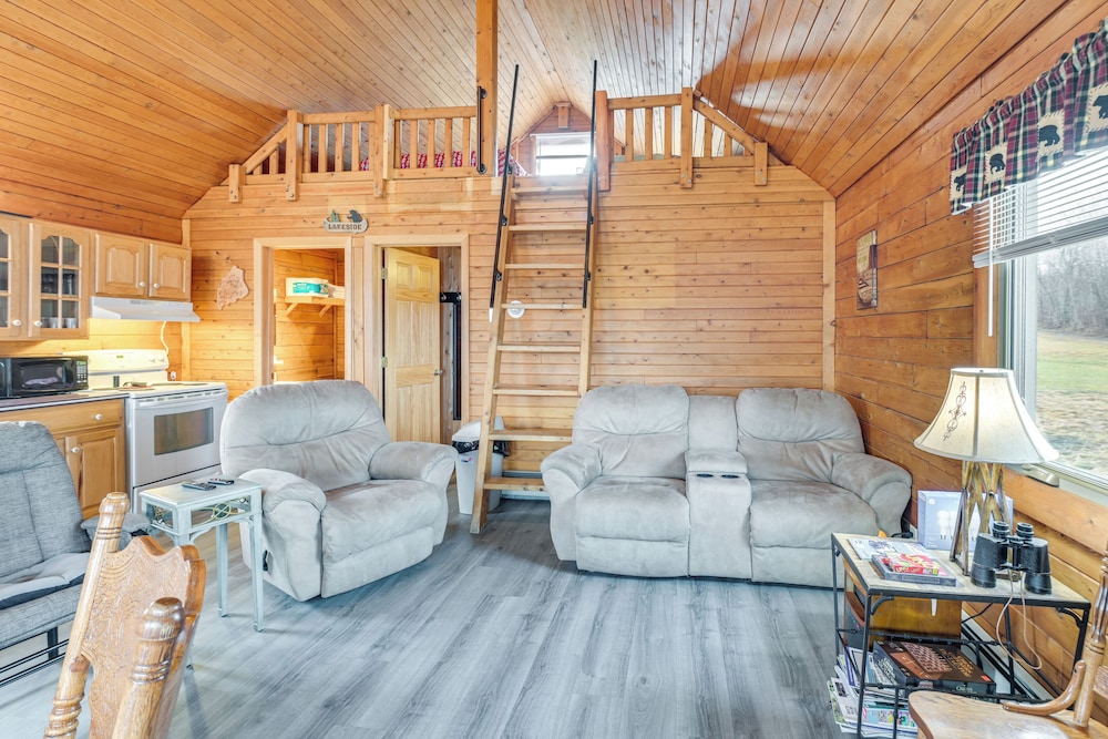 All-season Long Lake Base Camp! Family Cabin