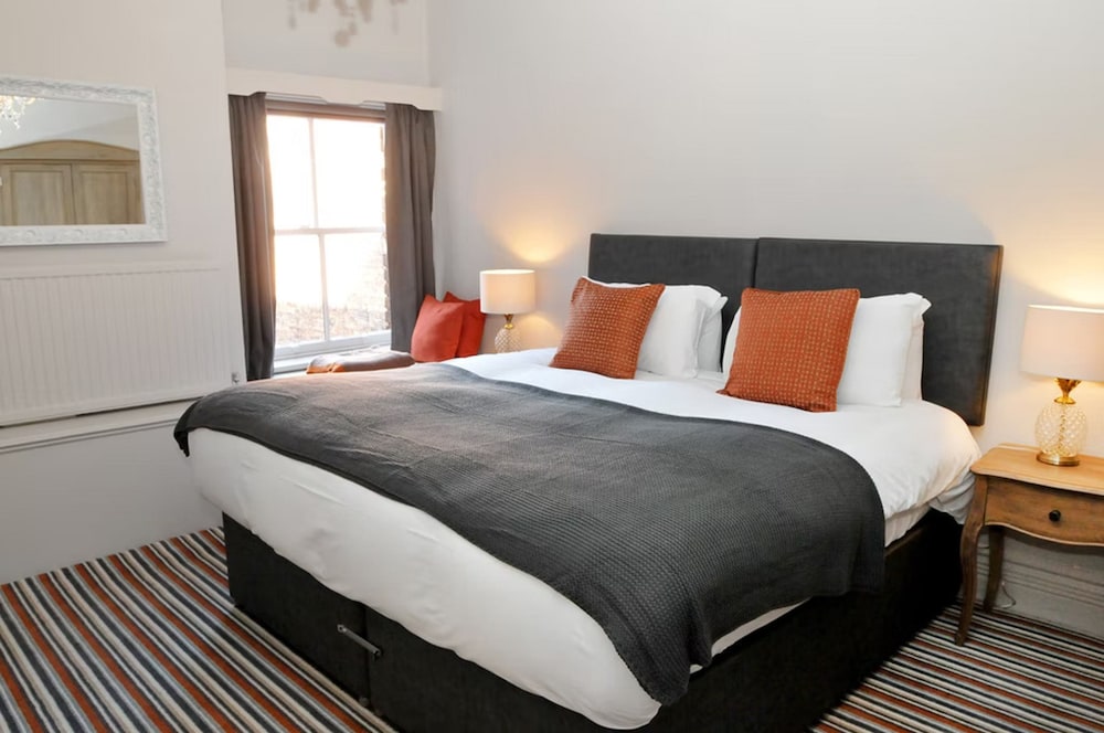 Crewe Vacations - The Royal Hotel Crewe, A BRILLIANT Collection - Property Image 2