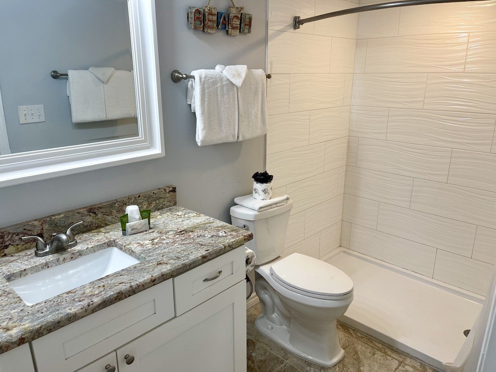Beachgate Condo Suites And Hotel 224+226 2 Bedroom Condo