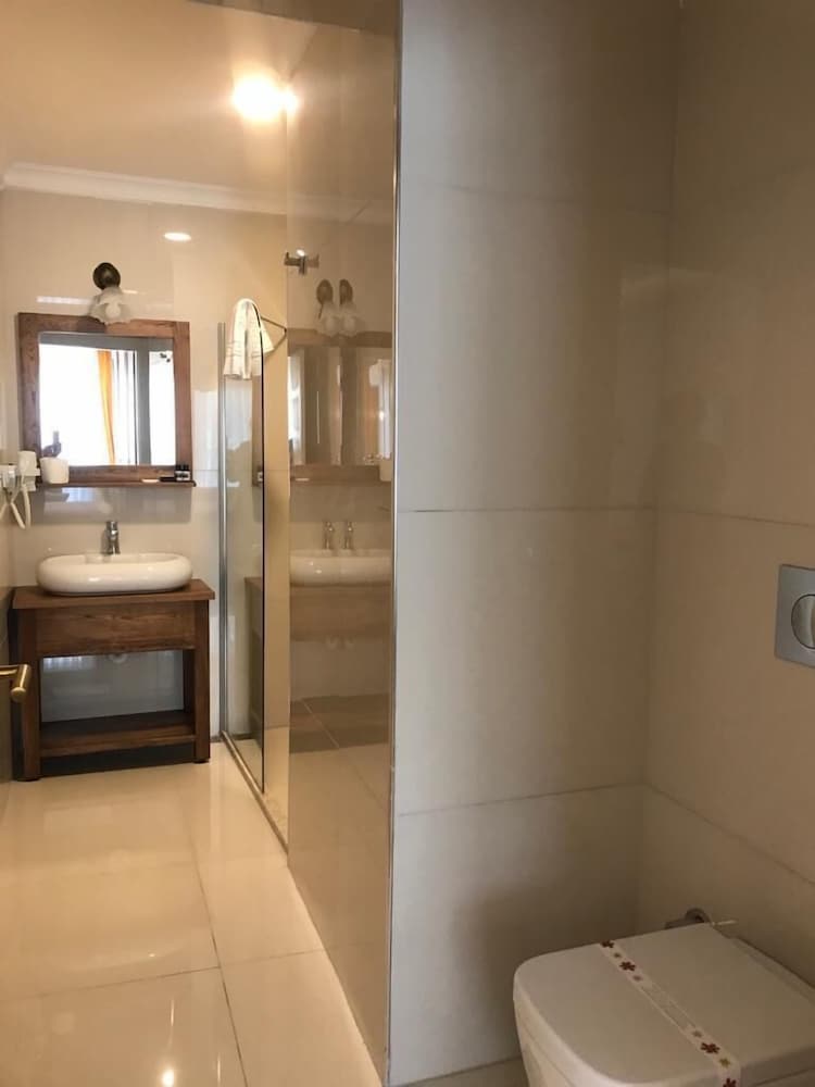 Infinity Ruby Hotel - Image 65