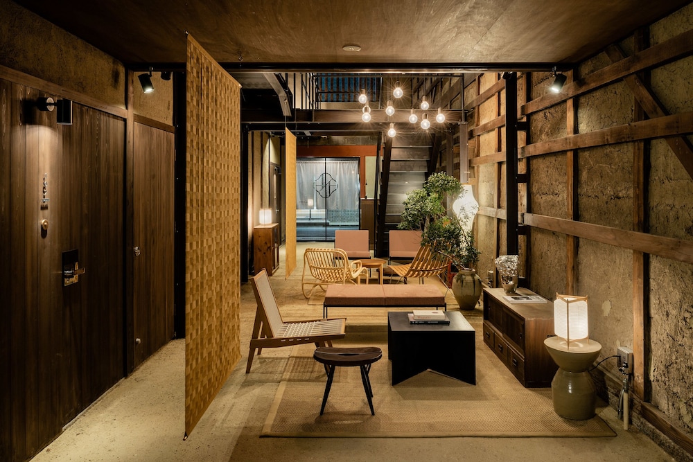 Nazuna Kyoto Gosho view 2