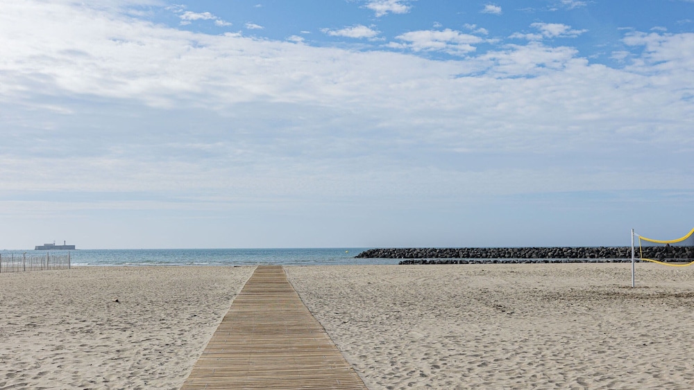 Relaxed Coastal Living in Agde